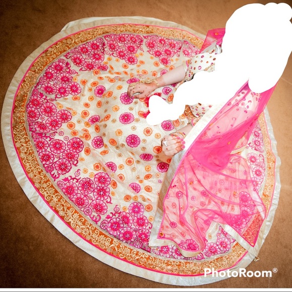 Stunning Indian Bridal Mehndi Wedding Dress - Picture 1 of 7